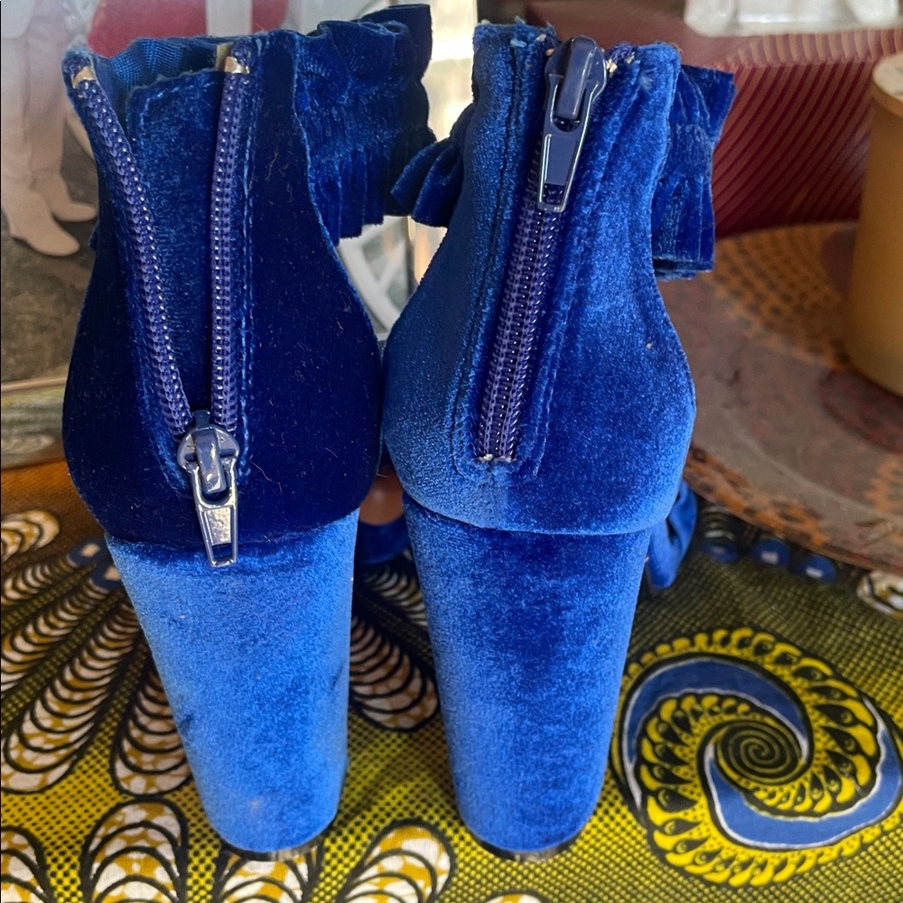 Velvet Ruffle Sandals - Picture 5 of 6